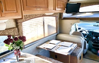 Four Winds RV Chateau 28AT Bunk