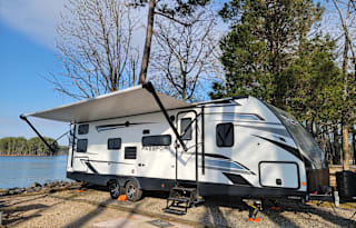 " Kelly” - Heated Winter camper!