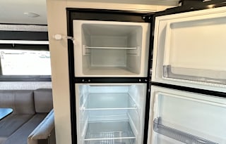Perfect Family Camper + Dog Friendly! 2023 Jayco