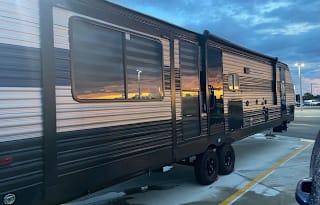 Turner's Pet- Friendly SWFL Camper Rental