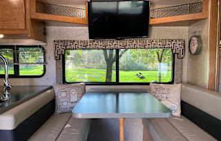 2019 Winnebago Minnie Winnie 31G