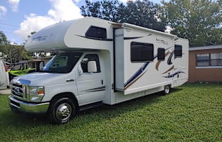 2014 Thor Motor Coach Freedom Elite 28Z