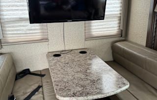2017 Thor Motor Coach Four Winds 29G