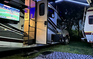 38' 2023 Thor Omni in Des Moines, Nearly Brand New