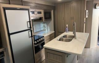 2020 Coachmen Freedom Express Liberty 323BHDSLE