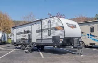 2022 Forest River RV Wildwood 26DBUD for RENT!