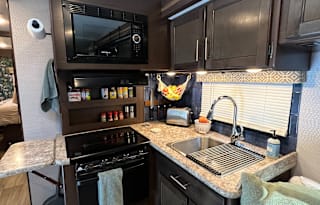 2018 Freedom Elite 30FE with free Starlink