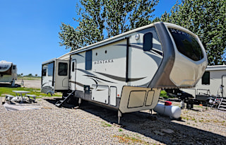 2018 Keystone Montana 3921FB Fifth Wheel