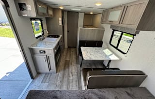 2024 Dutchmen RV Coleman Lantern LT Series 17B