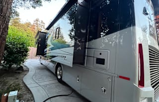 Luxurious Tiffin Motorhome! As new as it gets!