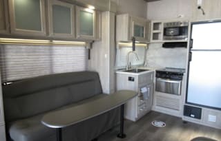 2021 Eclipse Attitude 3220sag