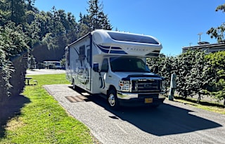 Go and Do RV Rentals- 2021 Entegra Odyssey 31F