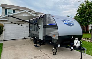 Wanderlust  Cozy Camper -  Perfect for the Family!