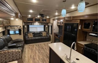 Jones Chaparral Custom Bunkhouse 42'