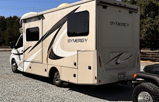 2018 Thor Synergy 24SP Diesel Mercedes Sprinter!