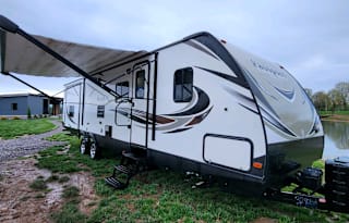 Cousin Eddie’s Family Friendly RV