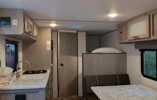 2024 Dutchmen RV Coleman Lantern LT Series 17B