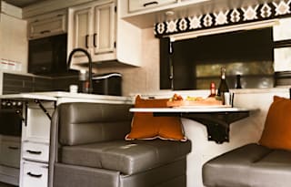 Great 30' RV that sleeps 8 comfortably