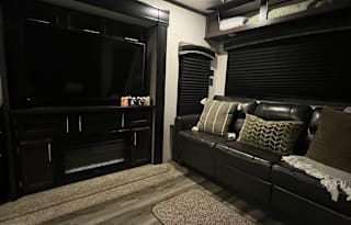 COZY BEACH CAMPER