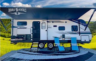 IMAGINE Bunkhouse Private Master & Outdoor Kitchen