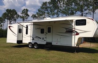 36' Keystone Laredo - Lucy