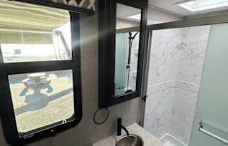 27B**NEW Entegra 8 SLEEPER Coach Vision Luxury Bus