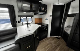 9 person - Family friendly and lots of room