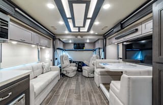 2023 Tag Axle Diesel, Bunks, 2 Full baths "Teddy"