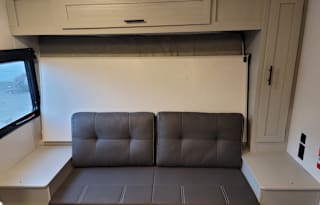 Roomy, Flexible, Well Maintained Family Camper