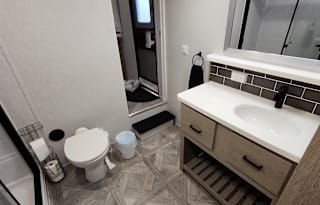 Luxury Getaway: Salem 42View RV Rental w/ Delivery