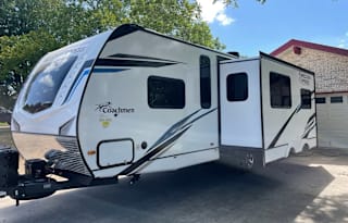 Hill Country Living 2022 Coachmen RV