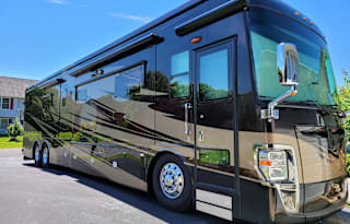 2012 Tiffin Motorhomes Zephyr 45 LZ Option B