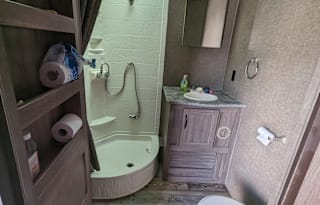 2018 Powerlite 24FS Wife approved Large Bathroom!