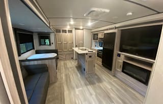 2021 Coachmen RV Spirit Ultra Lite 3379BH
