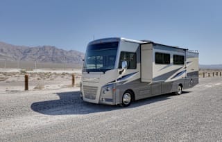 2021 Winnebago Vista 32M