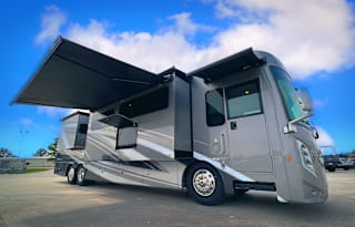 2023 TxRvAdventures 2023 Venetian 1.5 Bath "Suzie"