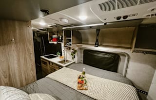 Beyond Glamping-Starlink Included-The Silver Spoon