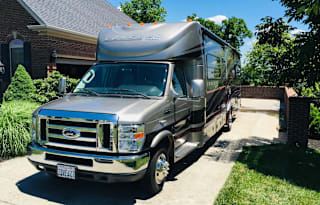 2012 Coachmen RV Concord 300TS Ford