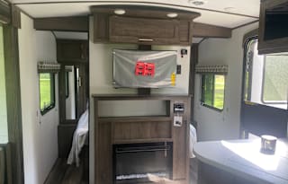 Great Family Escape w/Outdoor Grille and Fridge
