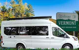 Our finest AWD Luxury Travel Van Seats 8 Sleeps 2