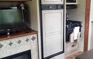 AVAIL. ON OUTDOORSEY&RVEZY  AIR BNB ON WHEELS!