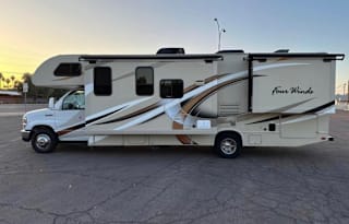 2016 Four Winds • Your Home Away From Home!