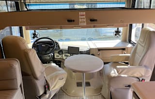 Silver Belle - Luxurious and Modern - Pet Friendly