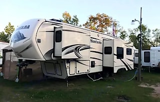2015 Keystone RV Montana MBGA572