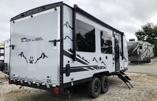 2024 Grey Wolf Getaway - Black Label 18RRBL