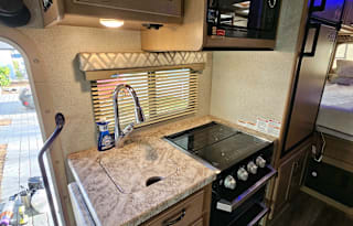 2020 Family & Pet Friendly Class C Motorhome
