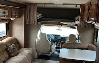 2015 Coachmen RV Leprechaun 320BH Ford 450