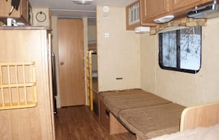 Our Family Fave! Comfy, Bunk Beds, Only 2,725 Lbs!