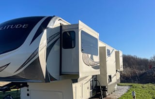 Pet Friendly Grand Glamping