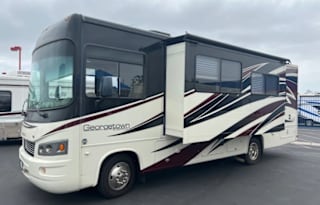 A Beautiful Luxury Motorhome!